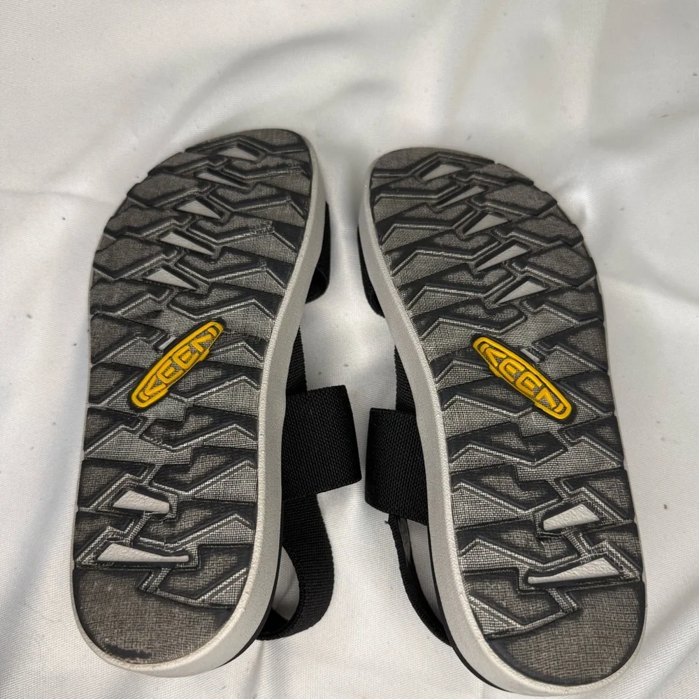 Keen black sandals - Picture 9 of 10